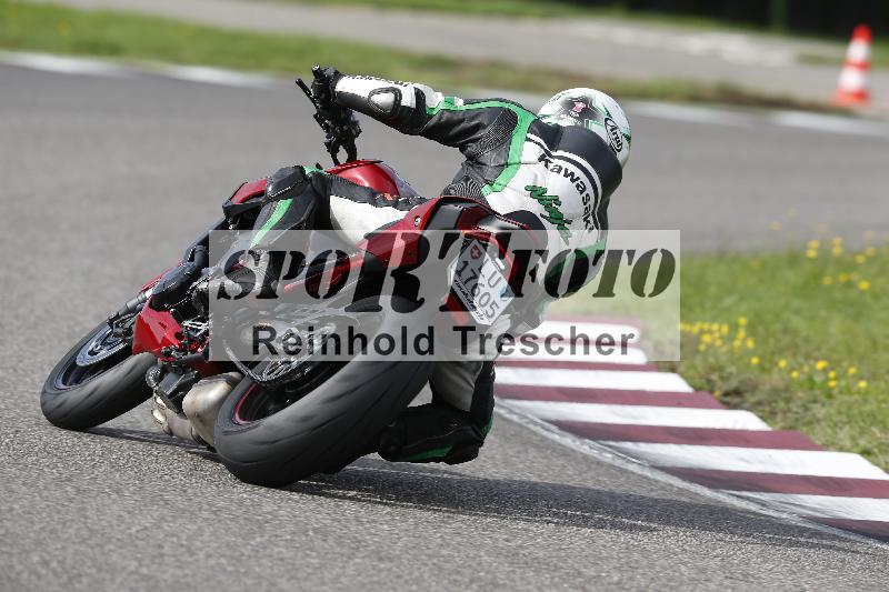 /Archiv-2025/53 16.09.2025 Track Day Domi Aegerter ADR/Gruppe rot/35